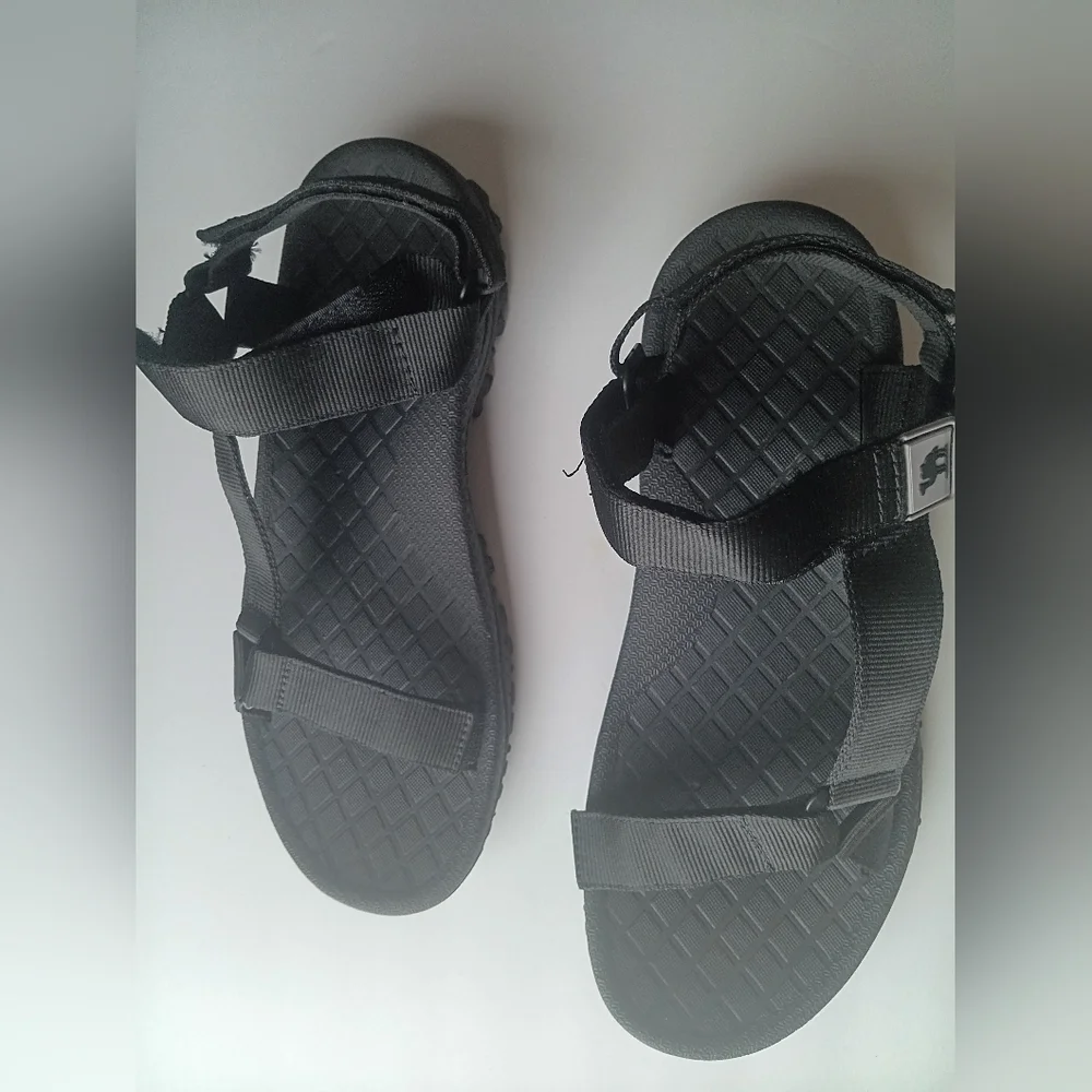 Black Sandals with Sleek Design and Comfort
